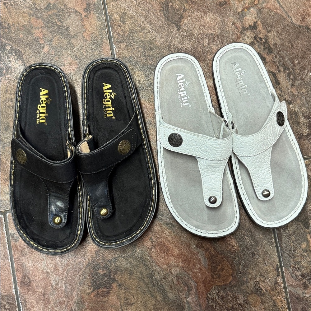 (2YK) Alegria Women's Carina Sandals Delicut one pair White and one black